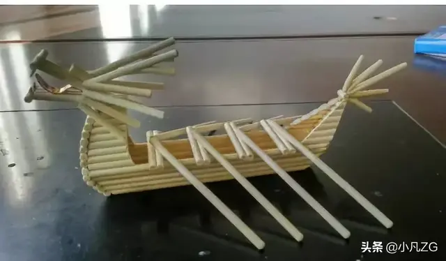 纸龙舟的制作方法，如何折一种简单的纸龙舟（一个手工龙舟轻松满足所有要求1）